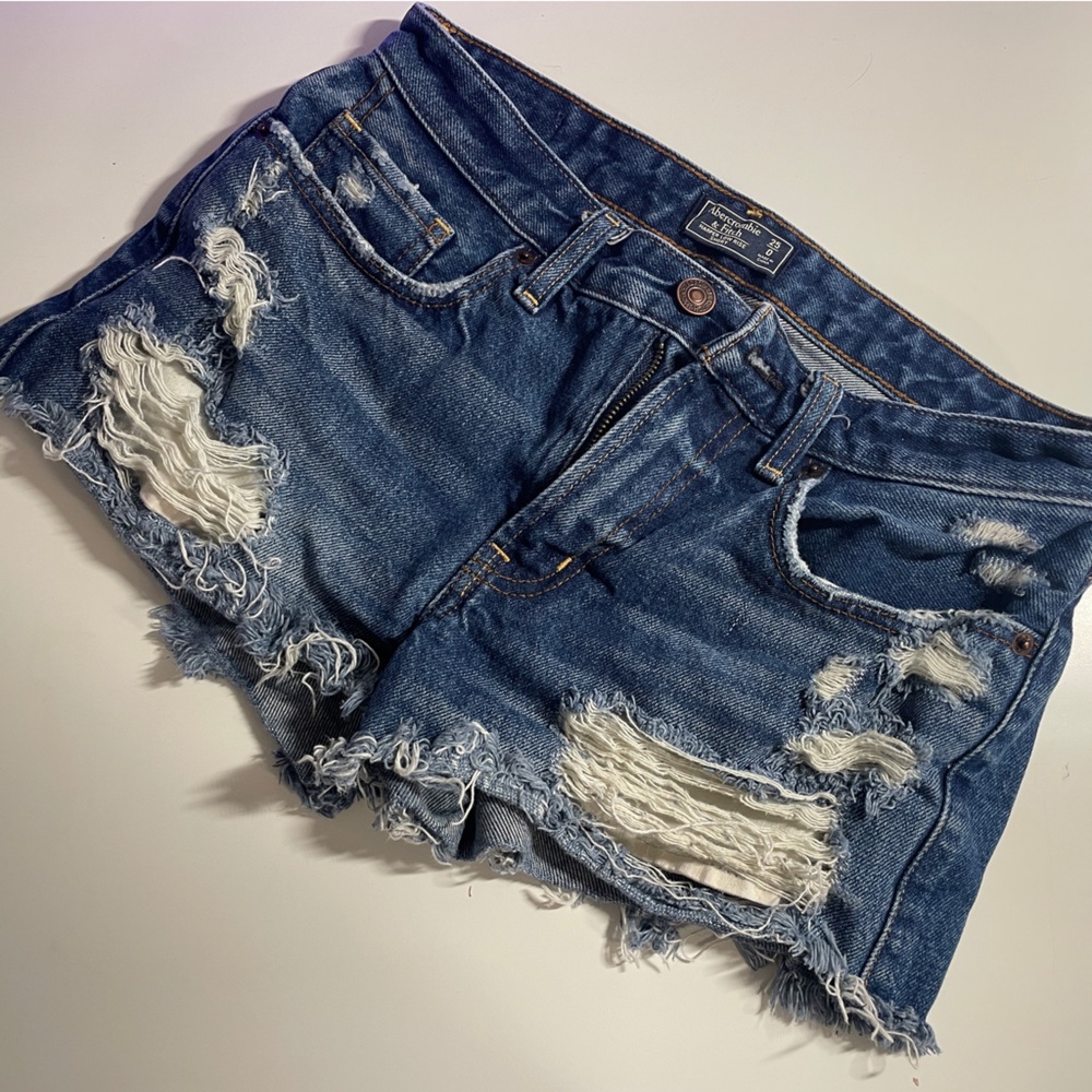 Abercrombie 25 / 0 low rise jean shorts